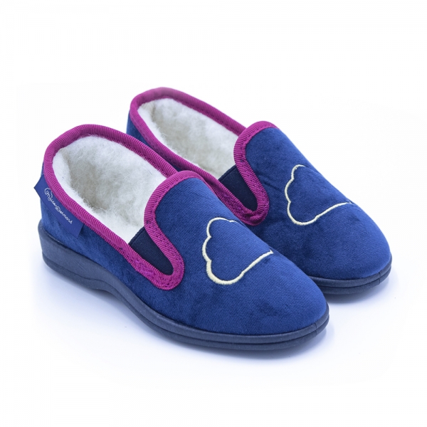 Chaussons en velours bleu marine. Made in France. Maison Dormans