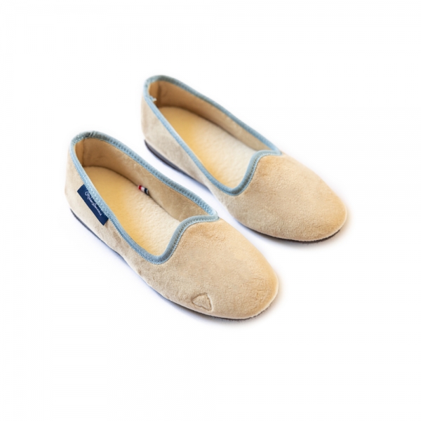 Chaussons ballerine velours femme. Chaussons en velours beige femme. Made in France. chaussons Maison Dormans