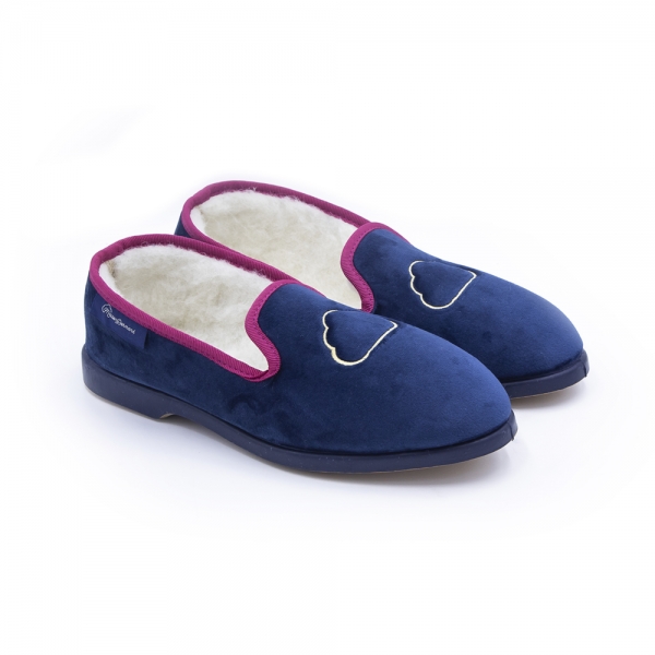 Chaussons en velours bleu marine. Made in France. Maison Dormans